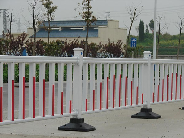 道路隔離護(hù)欄圖片3